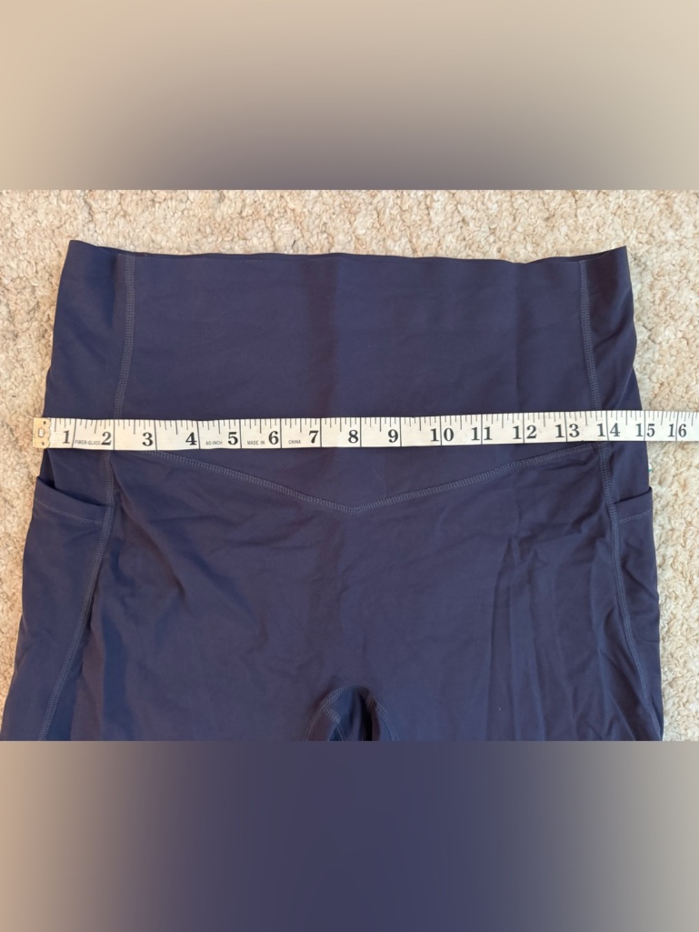 HALARA navy 7/8 length leggings w/ side pockets. Size L. NWOT. - Picture 5 of 6